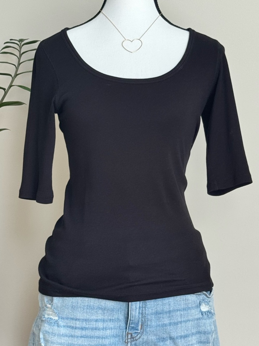 Everlane Classic Black Scoop Neck Women’s Topsize Medium - Picture 2 of 4